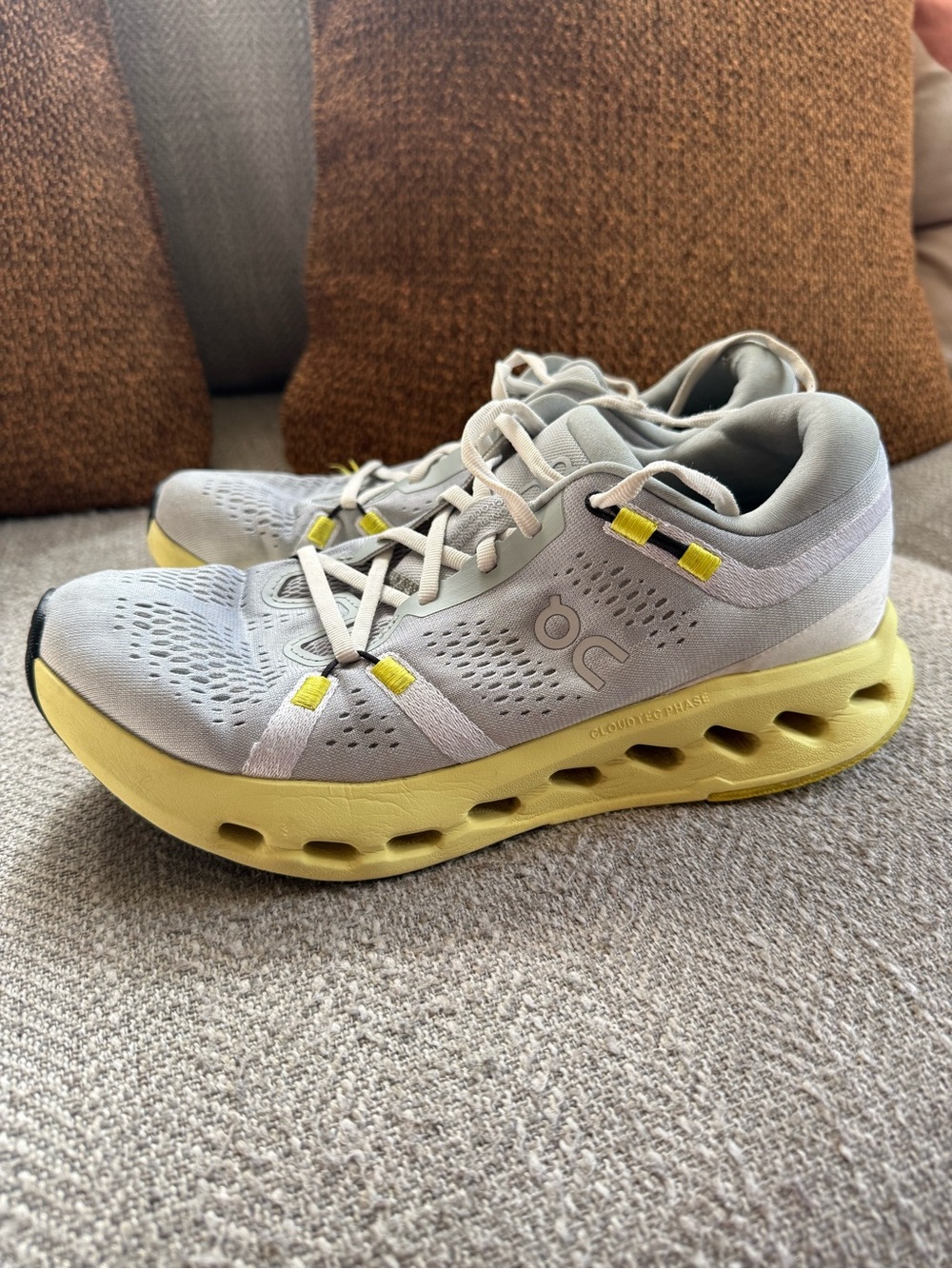 On cloud Women’s Cloudnova Lightweight Gray & Yellow Running Shoe